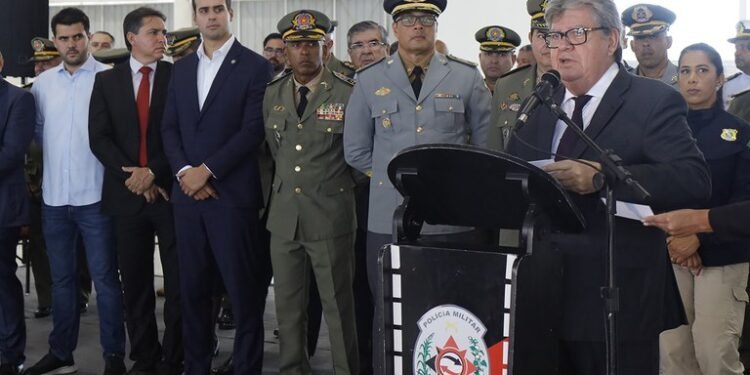 João Azevêdo participa da solenidade em comemoração dos 191 anos da Polícia Militar 3 GOVERNO 1