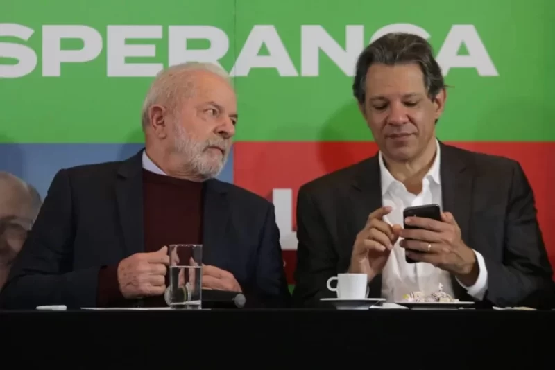 Lula decide até terça, fim do prazo da isenção do PIS/Cofins, sobre retomada da cobrança de impostos federais nos combustíveis