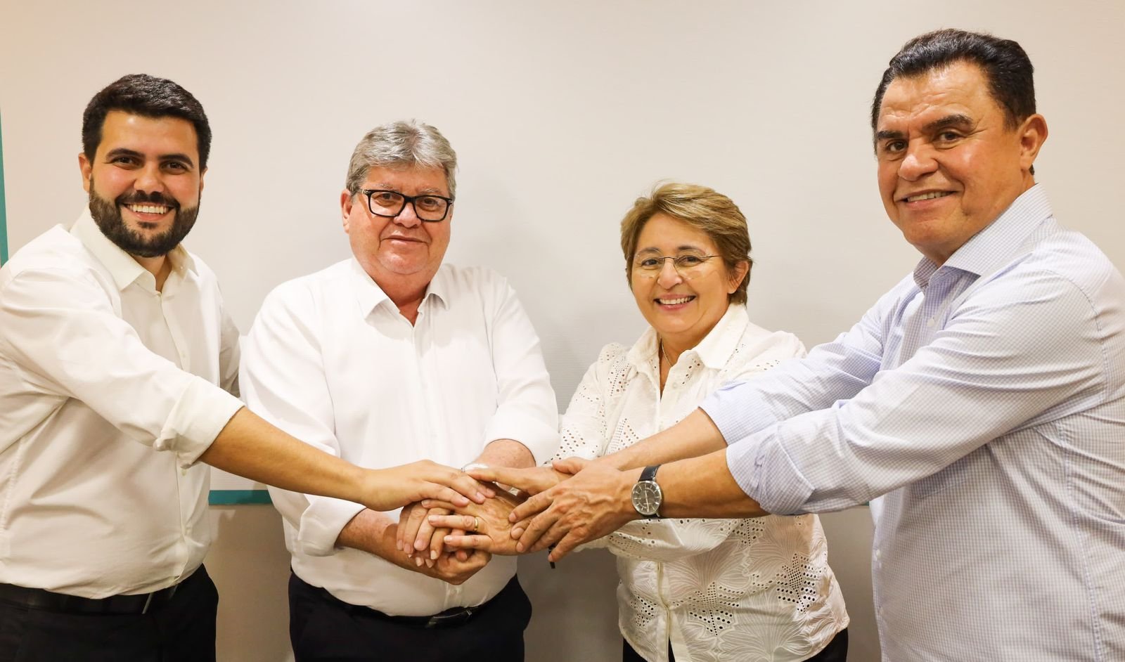 *Candidata à reeleição, prefeita de Uiraúna deixa MDB e se filia ao PSB *