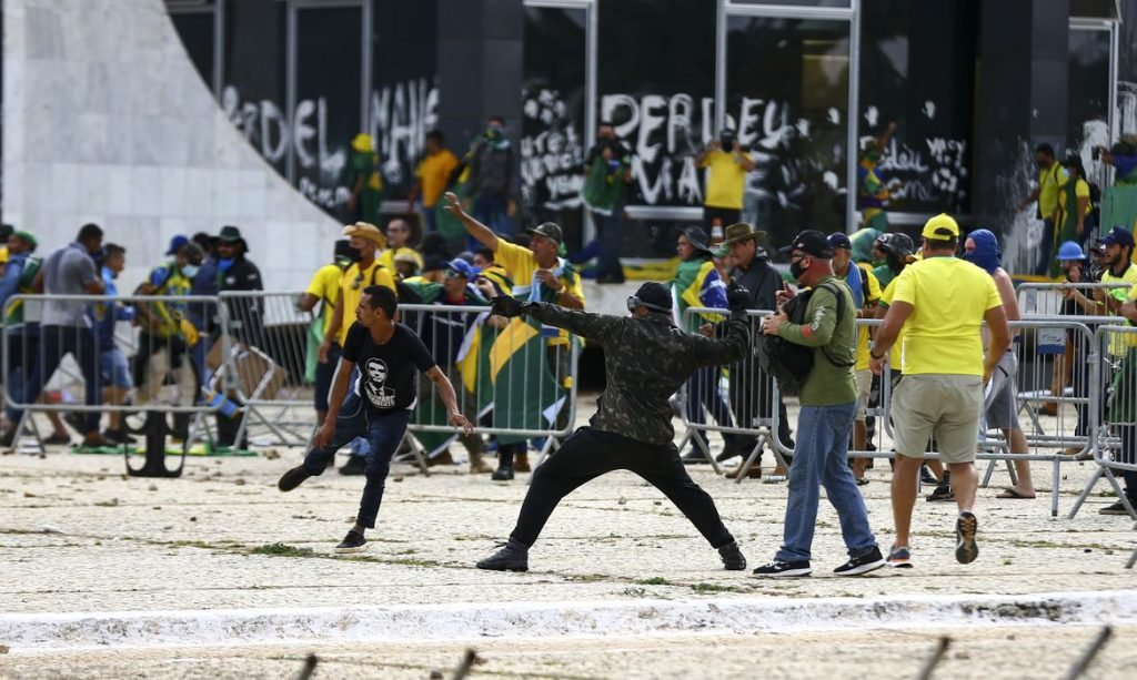 Datafolha: 63% dos brasileiros são contra conceder anistia aos golpistas do 8 de janeiro