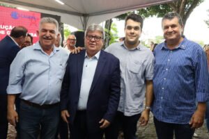 Guilherme%20Coelho%20participa%20de%20assinatura%20da%20ordem%20de%20serviço%20de%20obras%20que%20garantem%20segurança%20hídrica%20a%20Paraíba