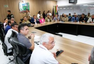 Reunião no Centro Integrado de Comando e Controle de João Pessoa define estratégias para a segurança no Folia de Rua 2025