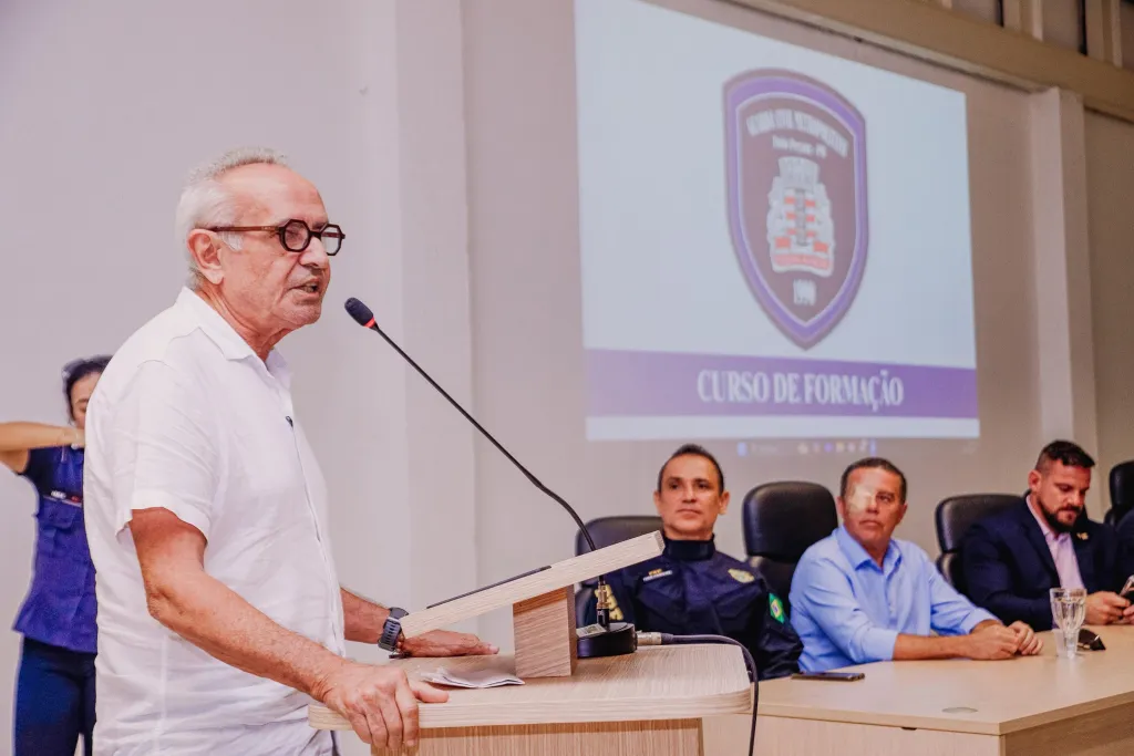 Cícero Lucena abre formação de novos guardas e anuncia programa de monitoramento com tecnologia de ponta