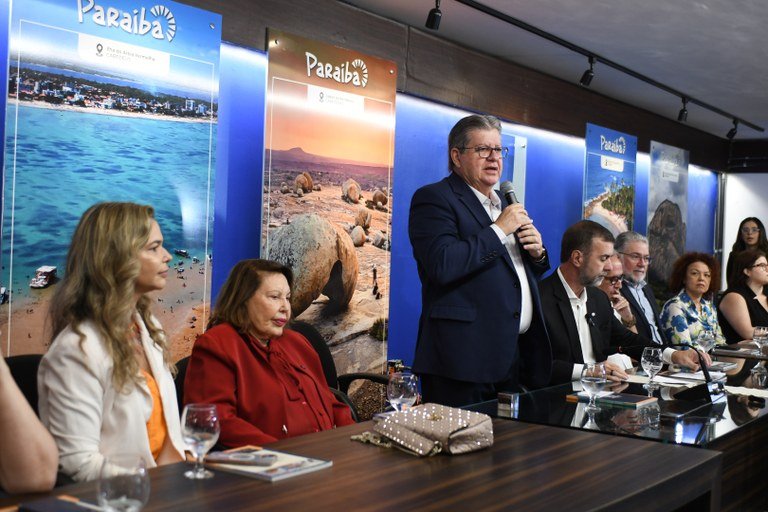 João Azevêdo destaca investimentos no turismo da Paraíba em lançamento de Plano Internacional de Marketing Turístico da Embratur