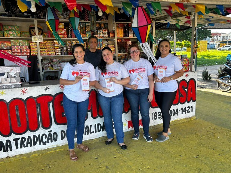 Hospital de Trauma de João Pessoa realiza ação educativa em barracas de fogos de artifício e reforça prevenção de queimaduras