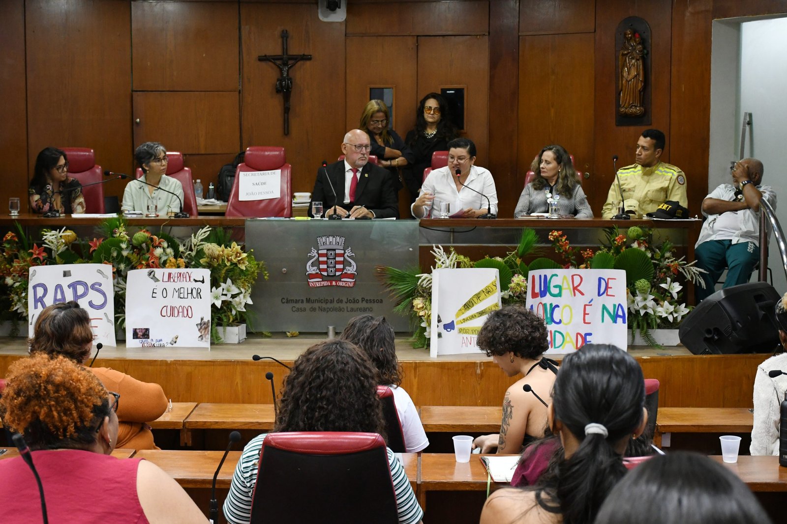 Sessão debate a política de saúde mental e luta antimanicomial em João Pessoa
