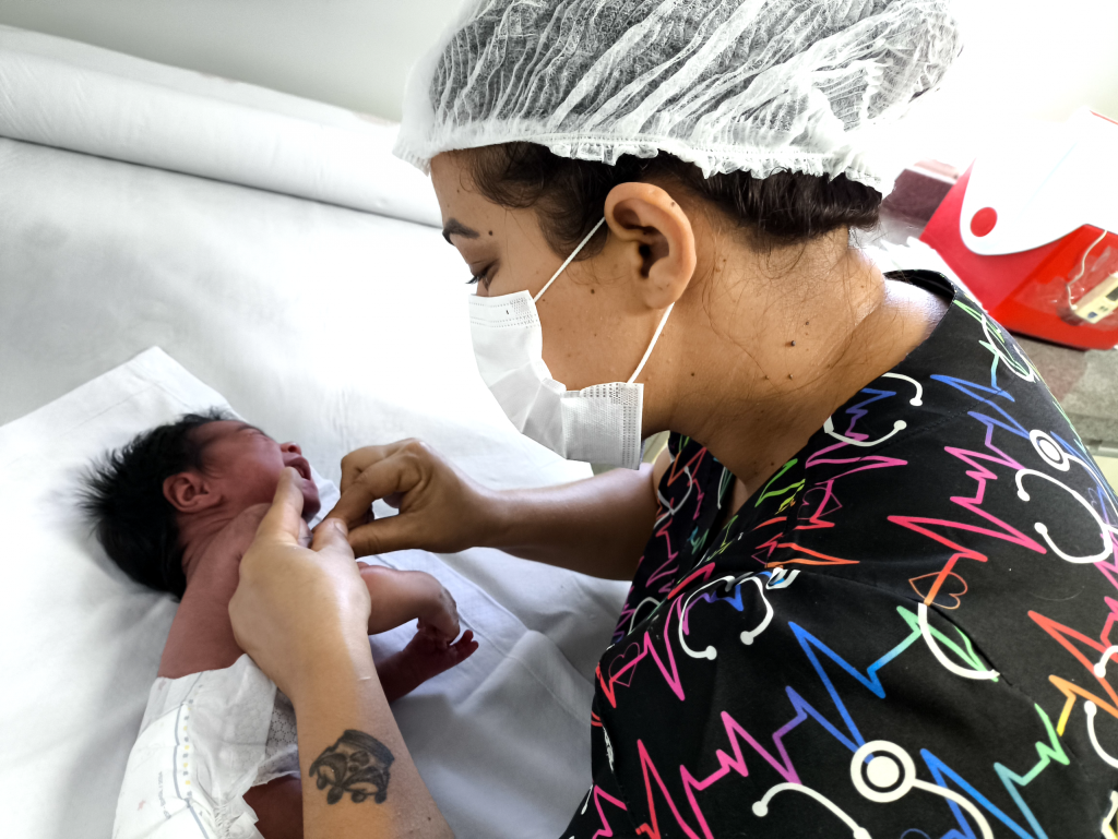 Vacina contra BCG protege o bebê desde o nascimento contra formas graves da tuberculose