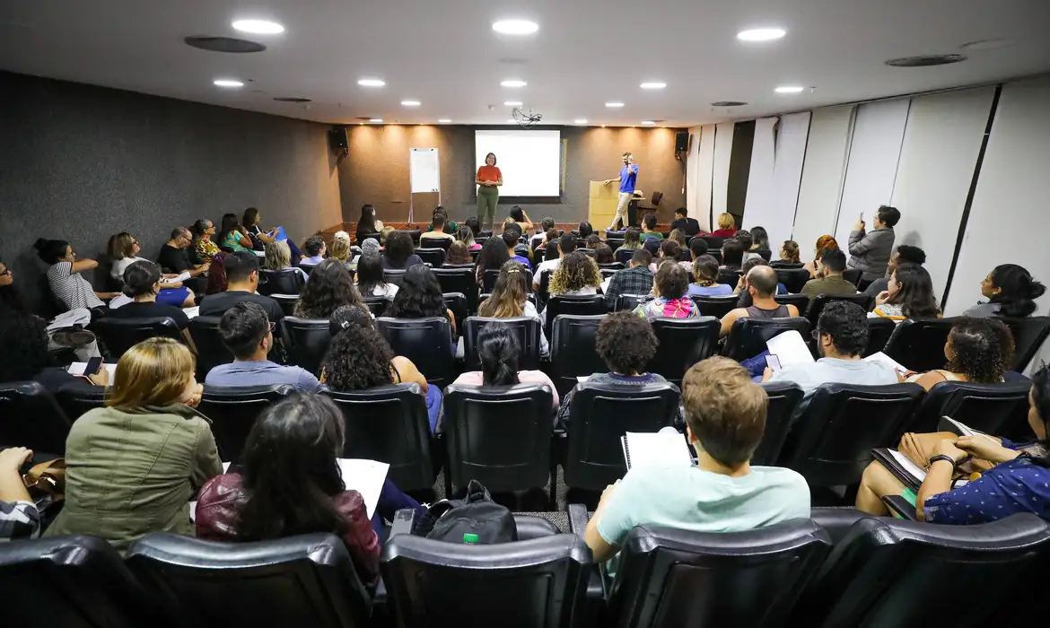 Publicado edital do CNU 2025; confira datas, regras e vagas