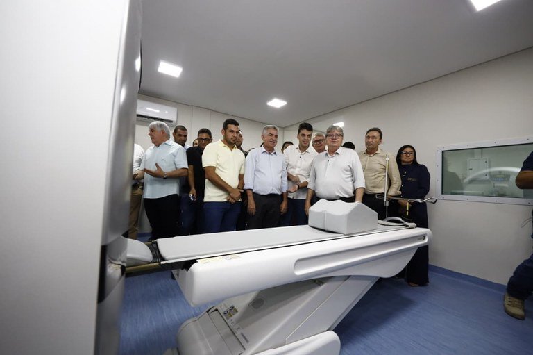 Em Itabaiana, João Azevêdo entrega nova sede do 8º Batalhão da Polícia Militar, tomógrafo e Centro Especializado em Reabilitação