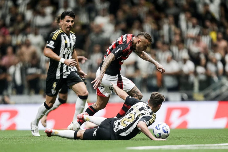 Flamengo vence Atlético-MG no tempo normal, mas acaba perdendo nos pênaltis e sai da Copa do Brasil