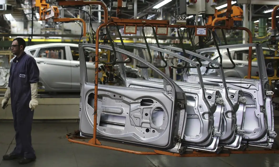 Produção industrial sobe 0,1% em junho, depois de dois meses de queda