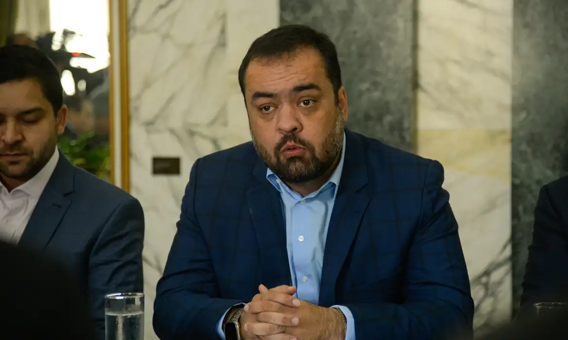 Castro quer transferir 10 detentos do Rio para presídios federais