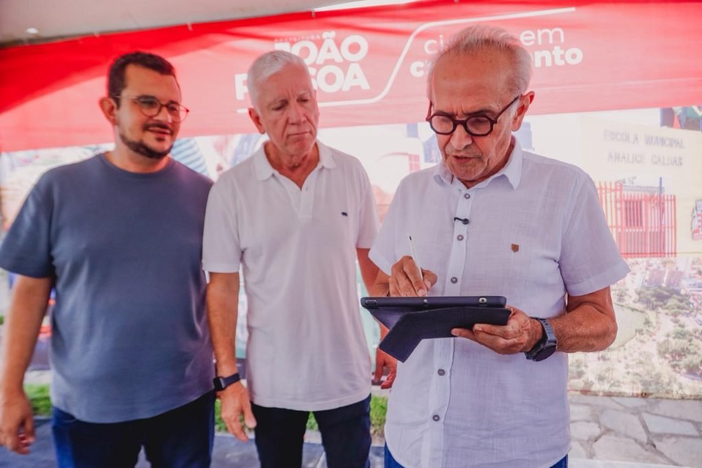 Cícero Lucena autoriza pavimentação de 10 novas ruas e reforça R$ 47 milhões em investimentos em Gramame