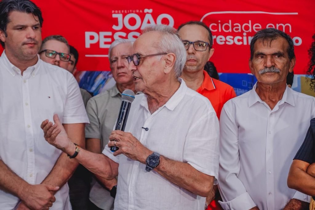 Cícero Lucena entrega 22ª praça na sua gestão e destaca investimentos de mais de R$ 7 milhões em obras no Costa e Silva