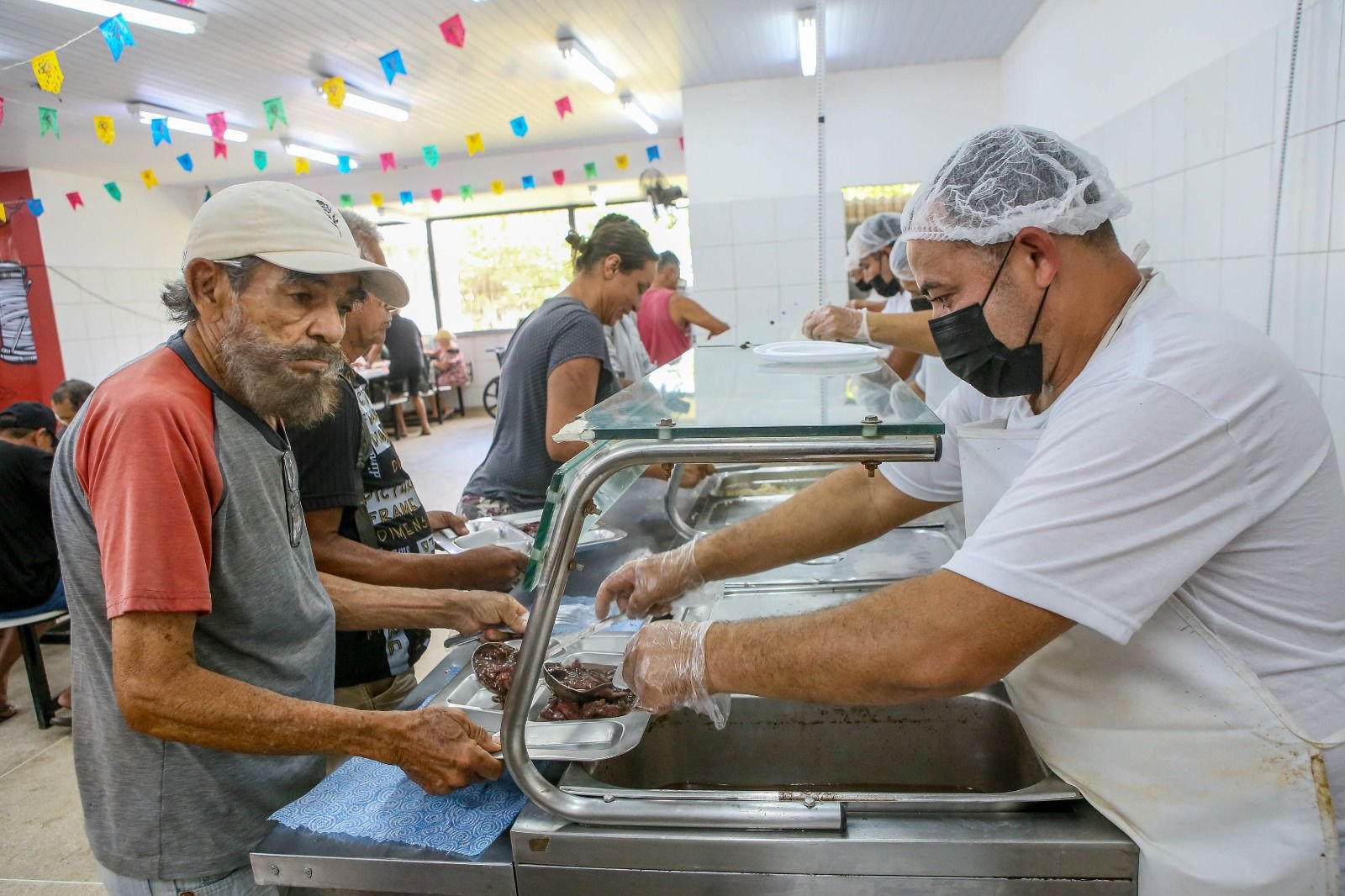 Prefeitura reforça segurança alimentar com 1,2 milhão de refeições distribuídas até setembro de 2025