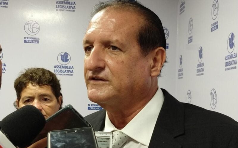 Hervázio Bezerra sai em defesa de Cícero e aponta motivação política em investigação