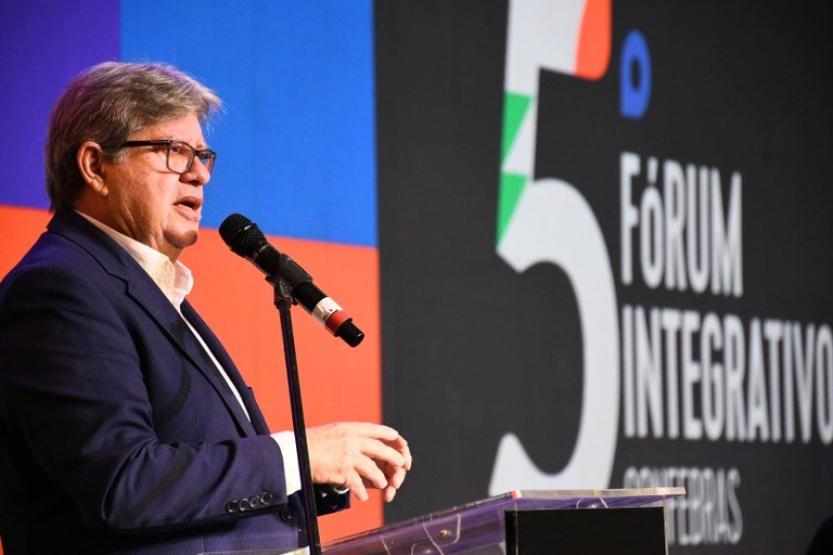 João Azevêdo prestigia abertura de Fórum que destaca importância das cooperativas para o desenvolvimento das cidades