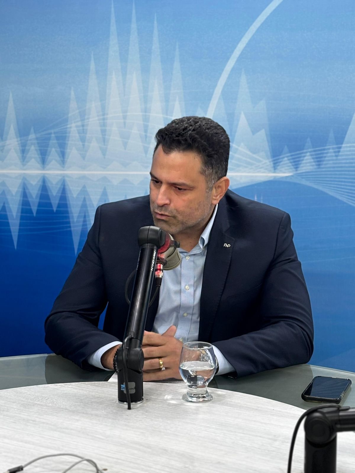Rougger Guerra critica exclusão de Cícero das discussões da base do governo e questiona candidatura “natural” de Lucas