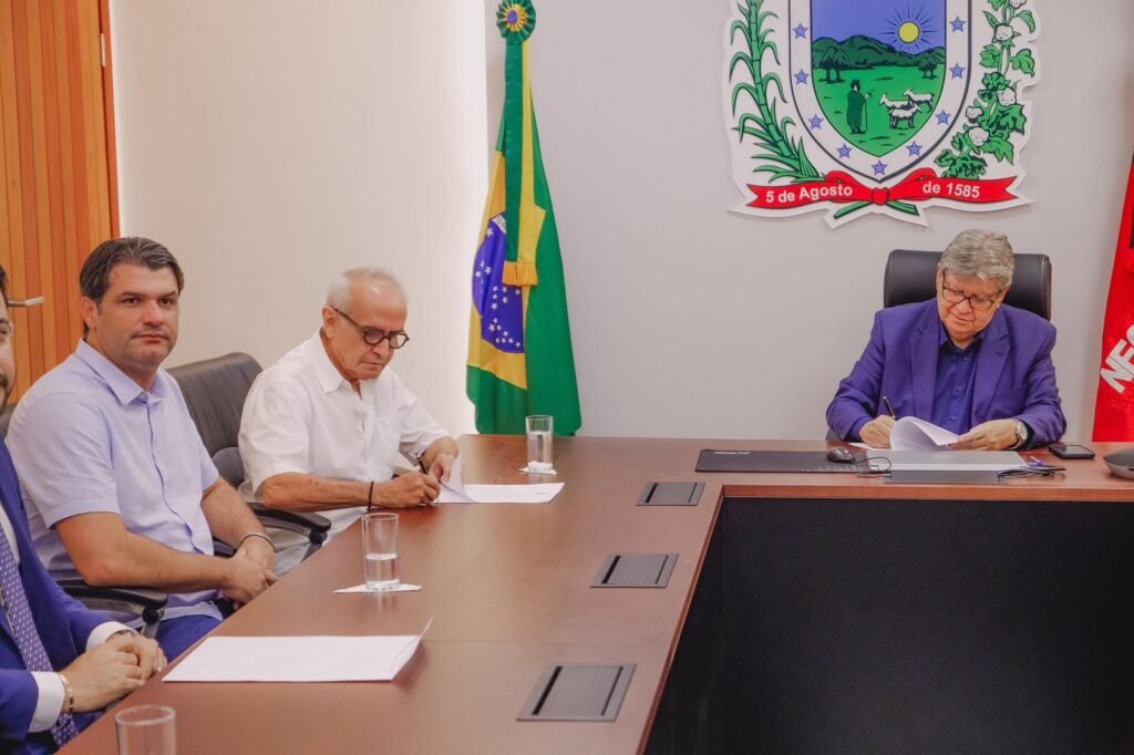 cicero assina termo de cessao da estacao das artes para instalacao de centro de computacao quantica 1