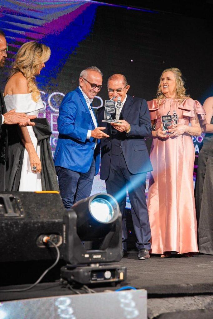 Cícero Lucena recebe prêmio de melhor prefeito da Paraíba em Patos 6 cicero lucena recebe premio de melhor prefeito da paraiba em patos 1