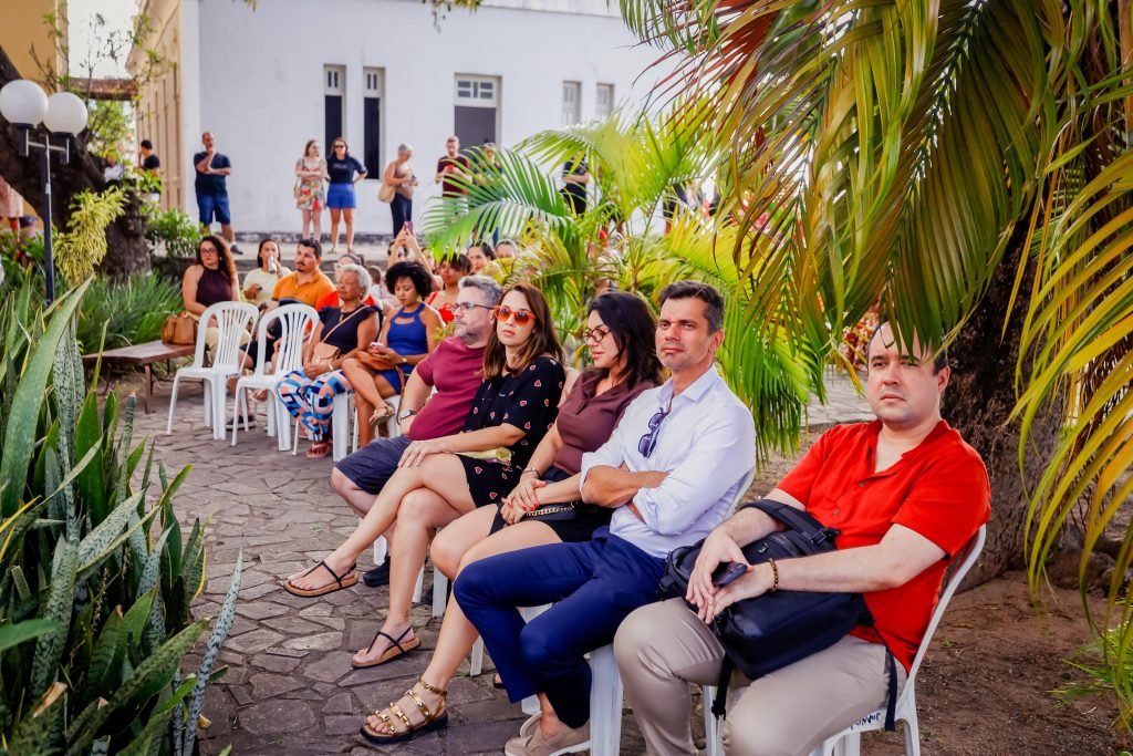 Festival Internacional de Arte Naïf reúne obras de artistas de 20 estados brasileiros e 13 países