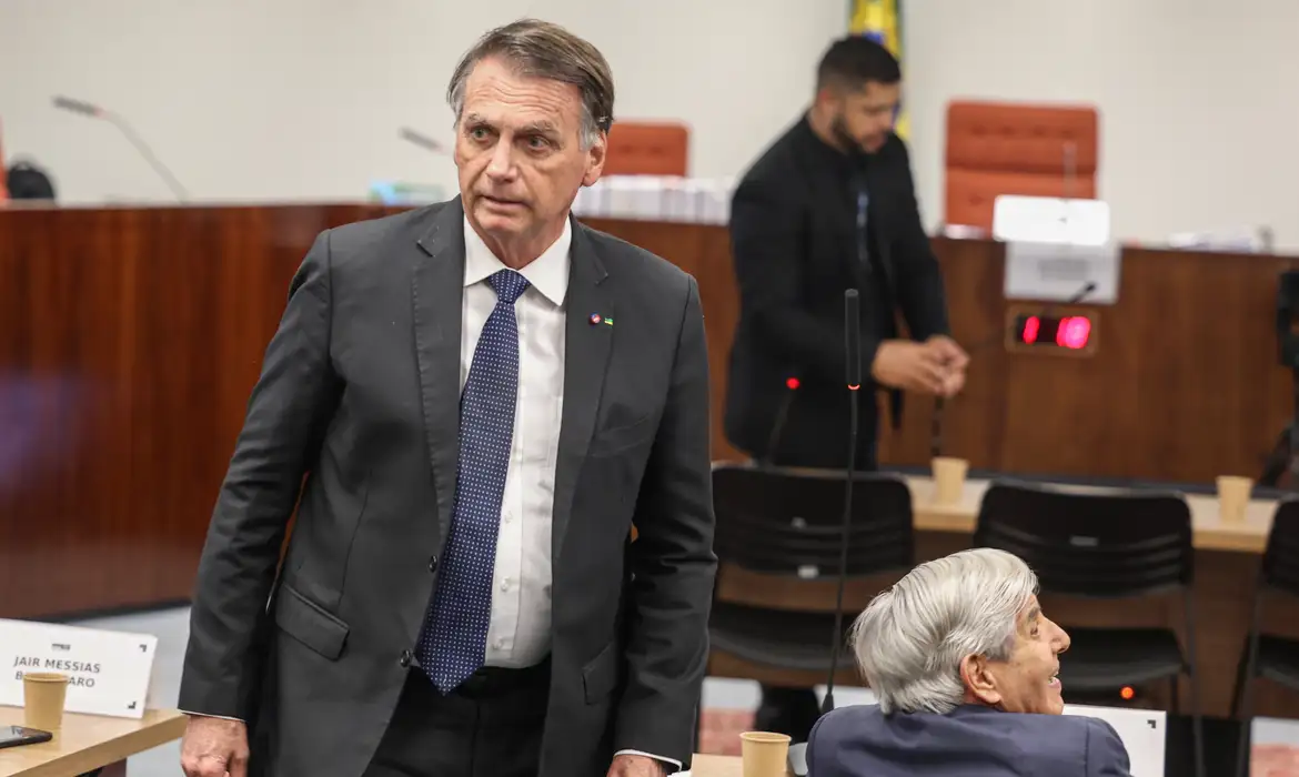 Justiça atesta que Bolsonaro vai terminar de cumprir pena em 2052