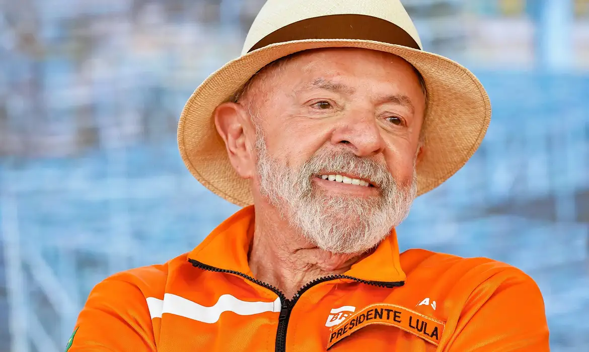 Lula cita feminicídios e cobra luta de homens contra a violência