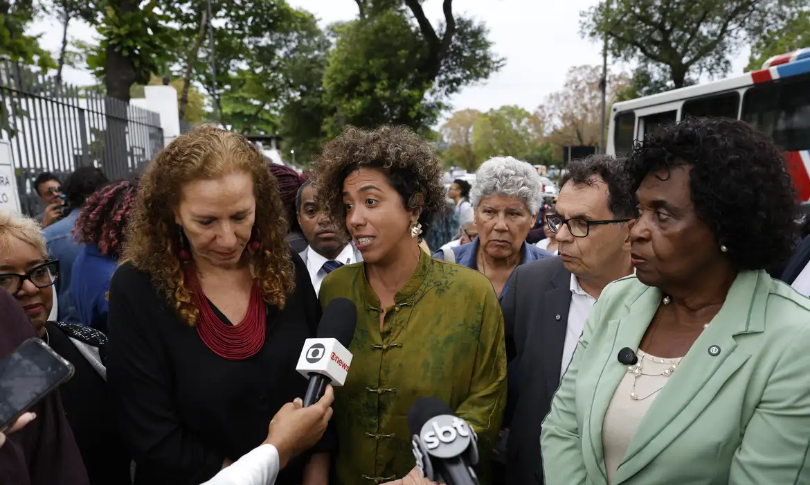 Motta volta atrás e mantém escolta de segurança para deputada do PSOL