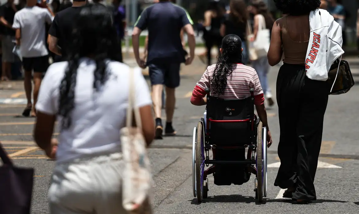 Reaplicação do Enem começa nesta terça-feira em todo o país