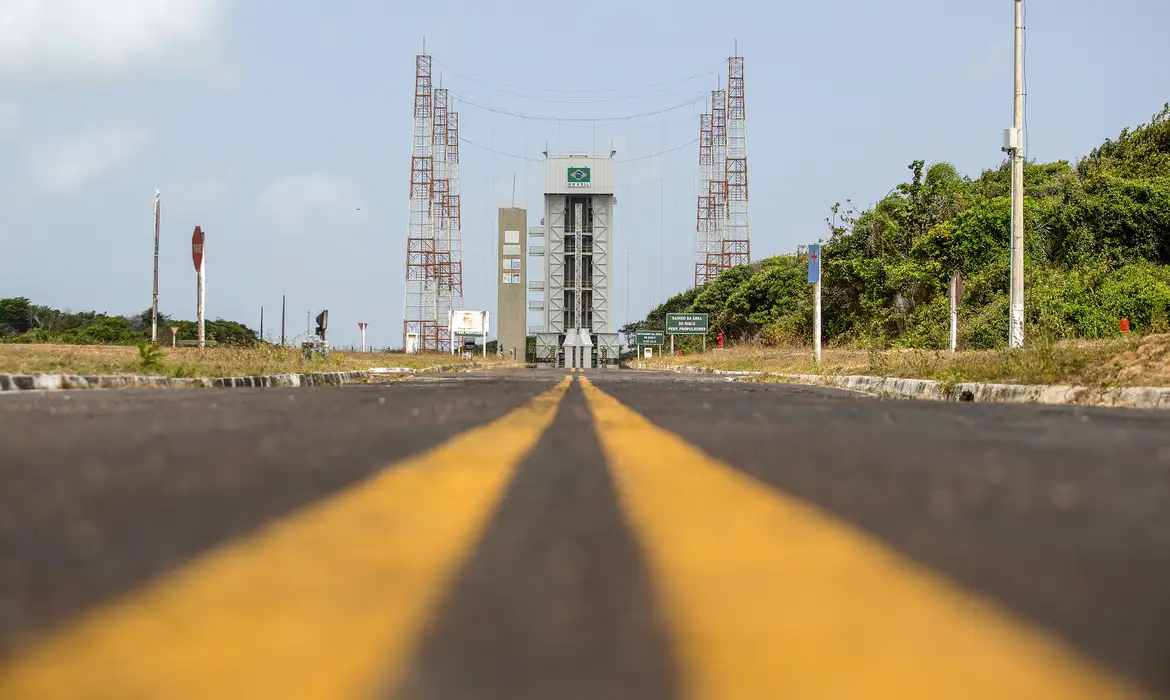 Saiba mais sobre 1º lançamento comercial de foguete no Brasil