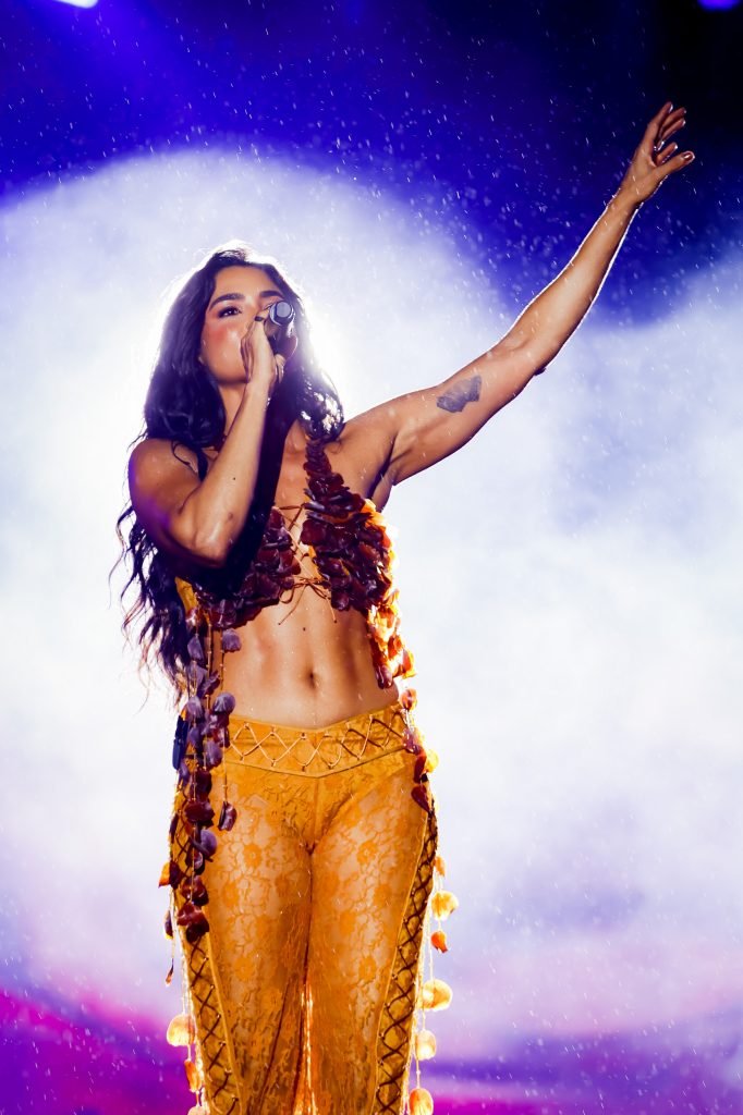 Cícero Lucena prestigia gravação do DVD de Lucy Alves na Orla e destaca potencial de João Pessoa como sede de grandes eventos