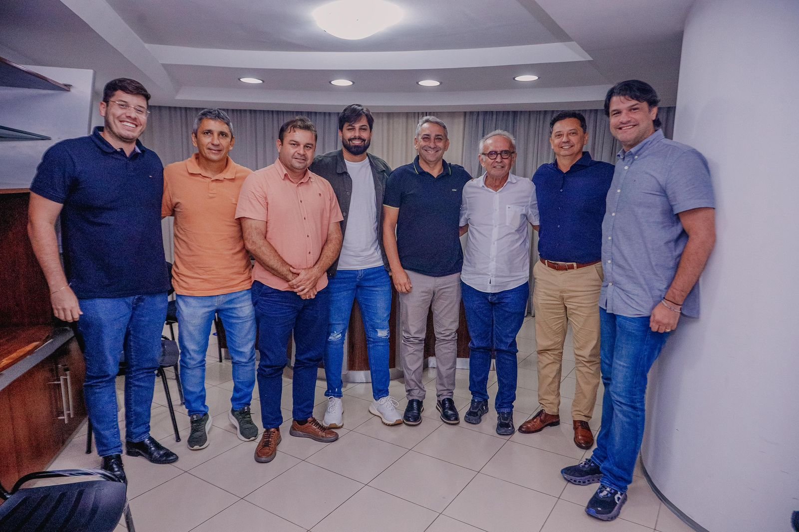 Cícero Lucena recebe apoio de grupo de oposição de Sumé na disputa pelo Governo