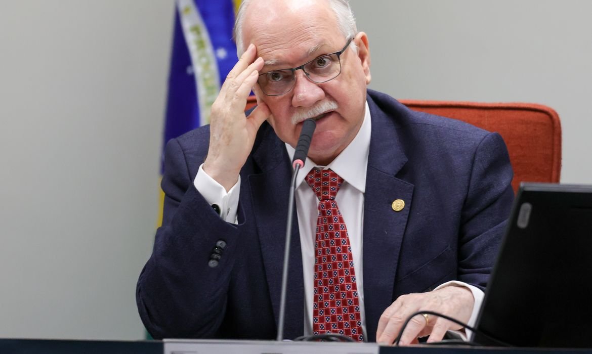 Fachin diz que democracia atravessa tempos desafiadores