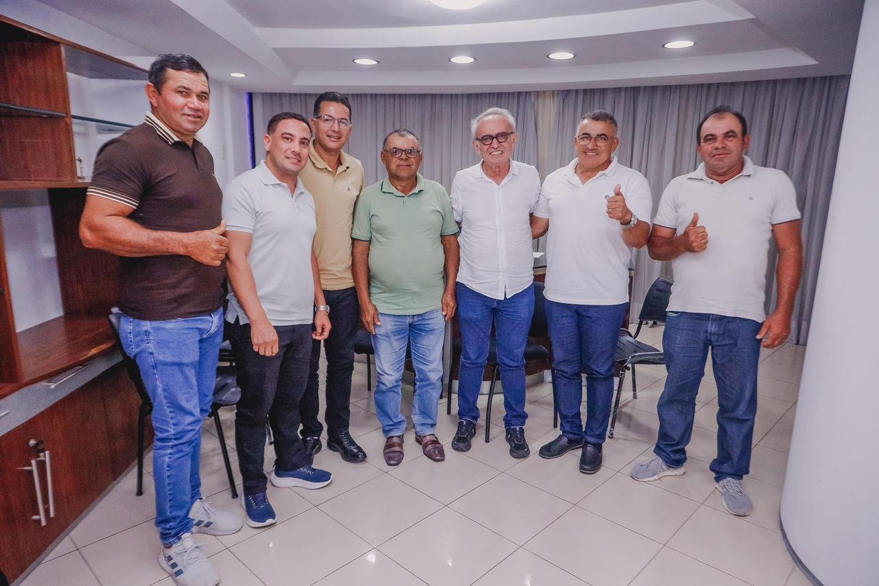 Grupos de oposição das cidades de Santa Cecília e Aroeiras definem posicionamento e anunciam apoio a Cícero Lucena