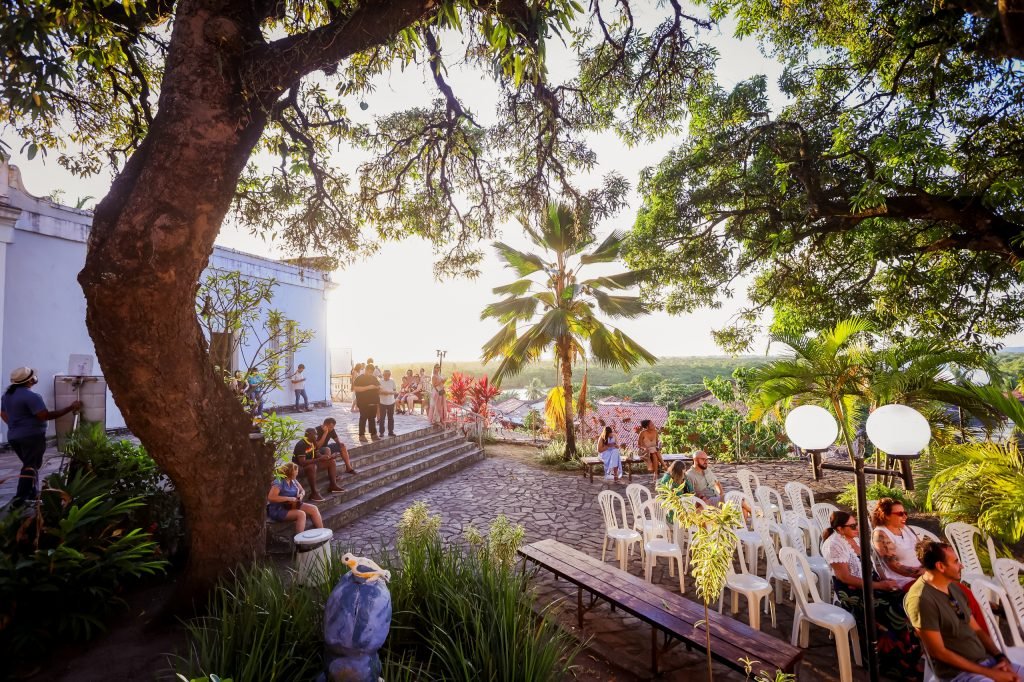 Renan Rezende e Luis Umberto fazem duo no Sol Maior do Hotel Globo desta sexta-feira