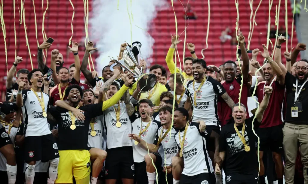 Corinthians vence Flamengo e é bicampeão da Supercopa Rei 25 corinthians vence flamengo e e bicampeao da supercopa rei