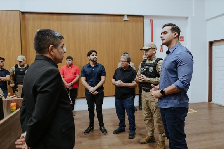 lucas ribeiro acompanha monitoramento das forcas de seguranca e participa da abertura do carnaval de patos