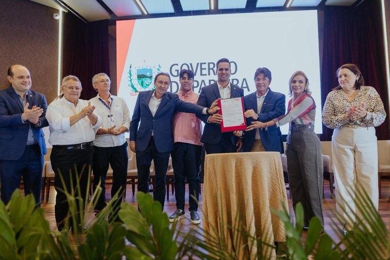 lucas ribeiro assina ordens de servico de r 49 milhoes em investimentos na infraestrutura de campina grande e queimadas