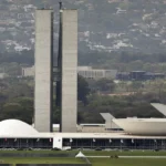 Lula sanciona, com vetos, reajuste salarial para cargos do Legislativo