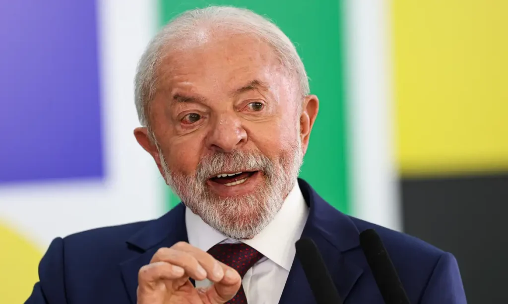 lula volta a defender mandato para ministros do stf