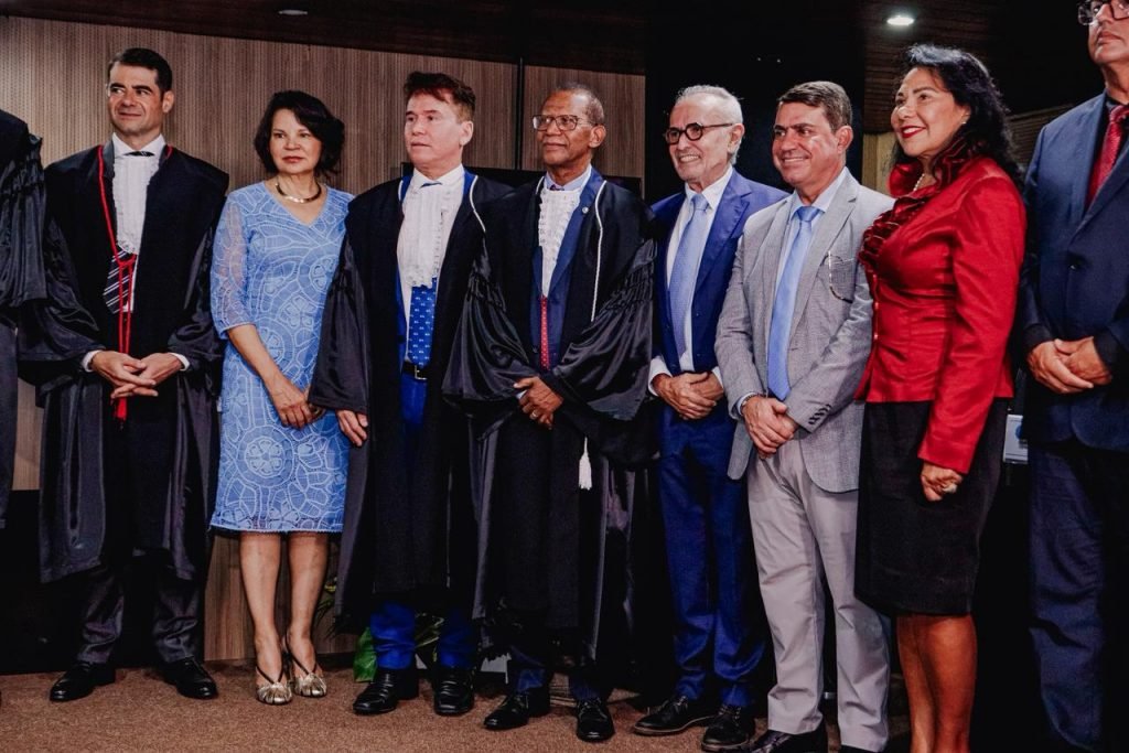 Cícero Lucena destaca papel do TRE-PB na garantia da democracia durante posse da nova Mesa Diretora