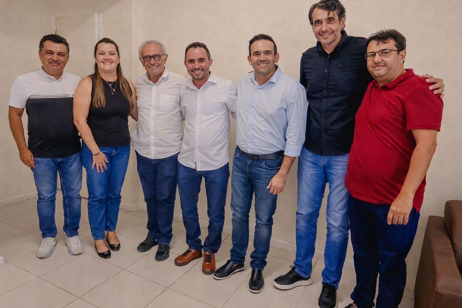 Em pré-campanha ao Governo do Estado, Cícero Lucena recebe apoio de lideranças de Sousa e Patos