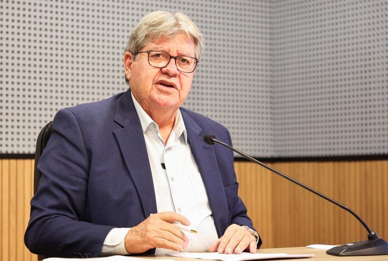 João Azevêdo apresenta balanço nas principais áreas no programa Conversa com o Governador