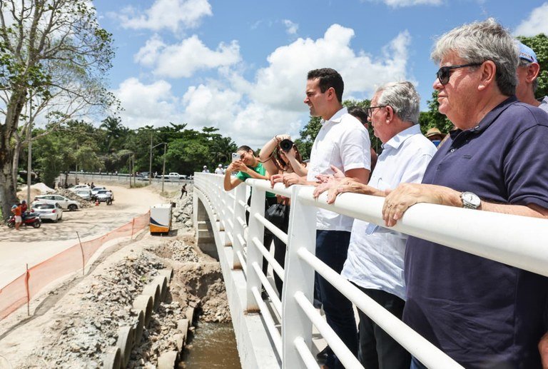 João Azevêdo entrega obras de mobilidade no valor de R$ 30,1 milhões no Litoral Sul e reafirma compromisso do Governo da Paraíba com região