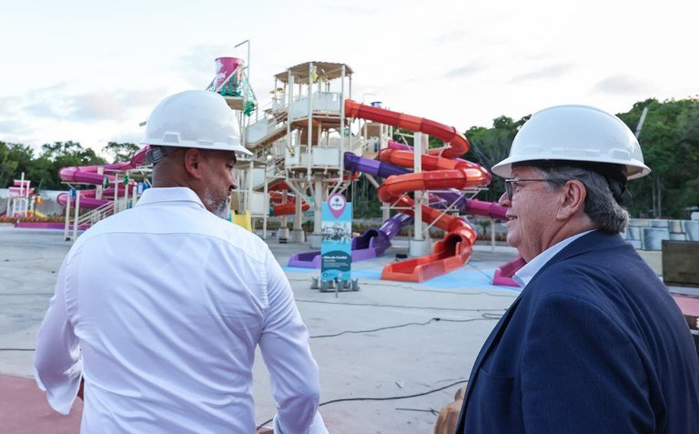 João Azevêdo visita obras do Acquaí Park e diz que empreendimento beneficiará toda rede hoteleira de João Pessoa e Litoral Sul