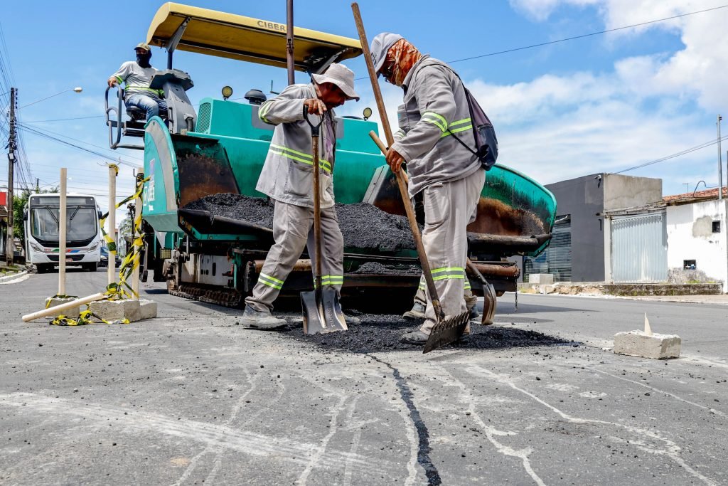 Prefeitura concluiu 36 das 43 ruas que estão recebendo recapeamento asfáltico no Centro de João Pessoa