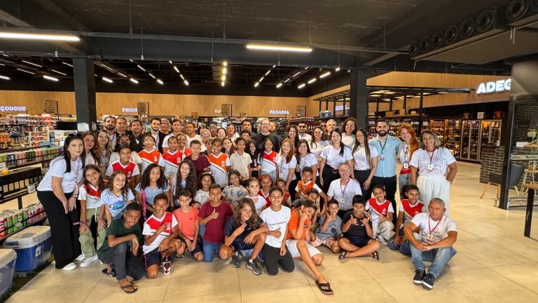 Procon-JP leva alunos de escola municipal para aula prática sobre economia financeira