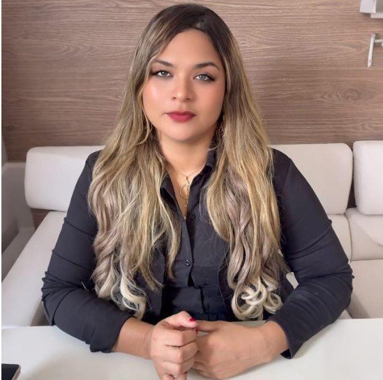 Psicóloga e escritora paraibana Juliana Nogueira lança livro ‘A terapeuta da Sala 6’