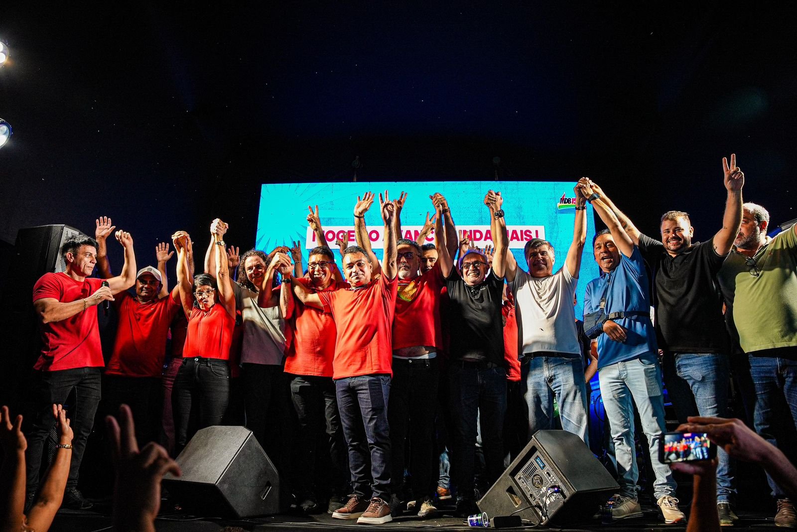 Cícero é recebido por multidão em Mogeiro em ato de adesão do prefeito Antônio Ferreira