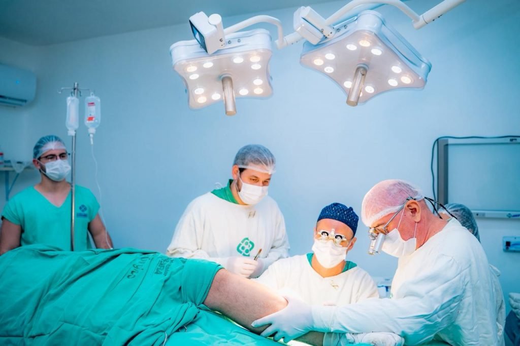 Complexo de Mangabeira faz 1º transplante de fíbula vascularizada para tratar sequela de trauma